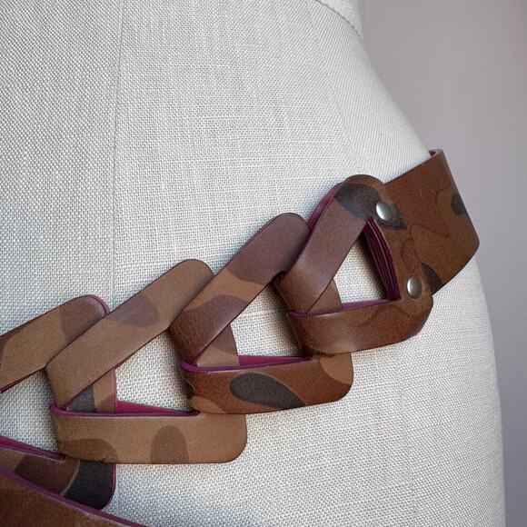 Vintage 2000s MALINI MURJANI Camo Triangle Buckle Leather Belt - Picture 6 of 11